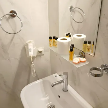 Luxury Sophia מלון *